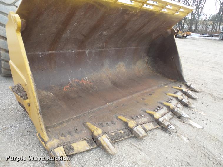 image for item DB2830 1982 Caterpillar 988B wheel loader