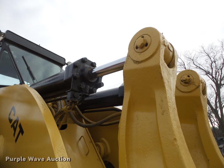 image for item DB2830 1982 Caterpillar 988B wheel loader