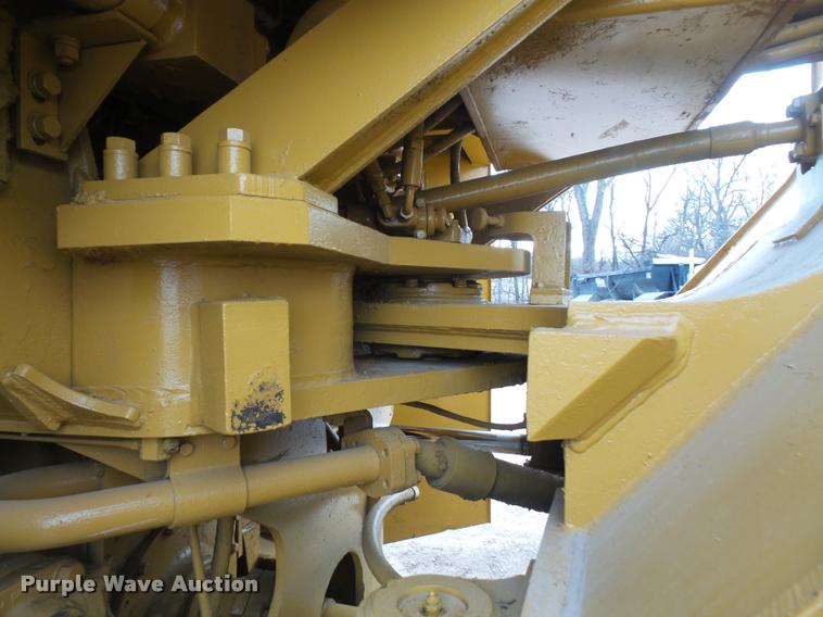 image for item DB2830 1982 Caterpillar 988B wheel loader