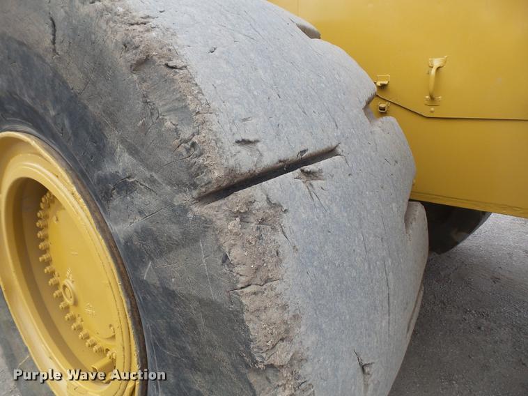 image for item DB2830 1982 Caterpillar 988B wheel loader