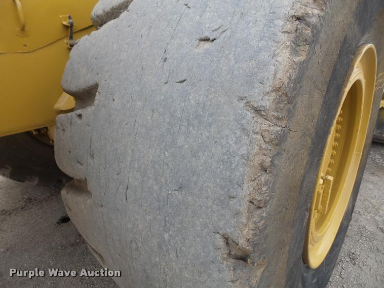 image for item DB2830 1982 Caterpillar 988B wheel loader