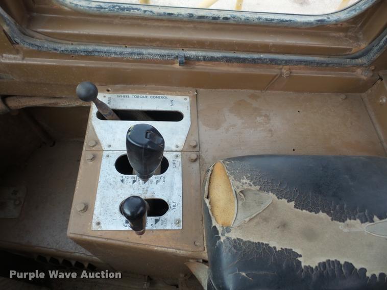 image for item DB2830 1982 Caterpillar 988B wheel loader