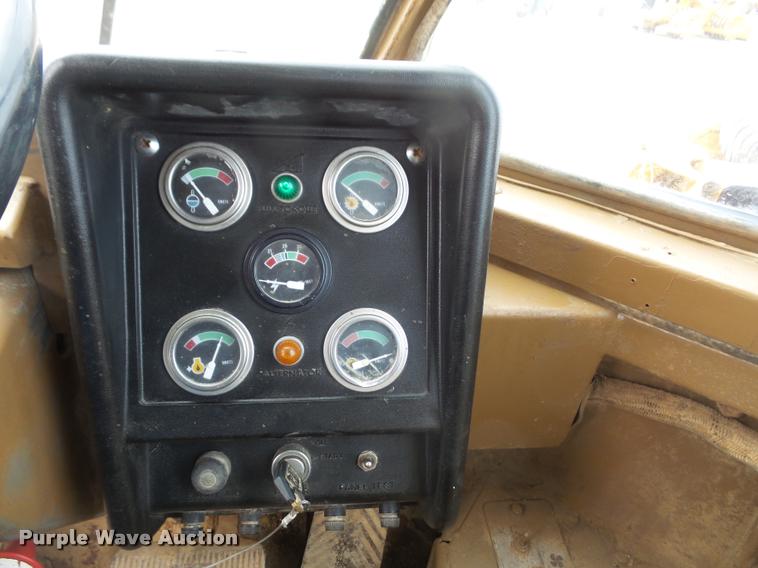 image for item DB2830 1982 Caterpillar 988B wheel loader