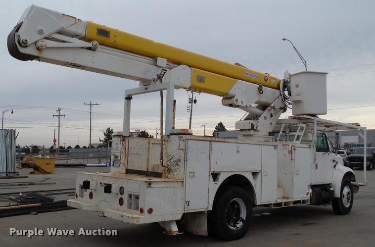 image for item DB4626 1993 International 4900 bucket truck