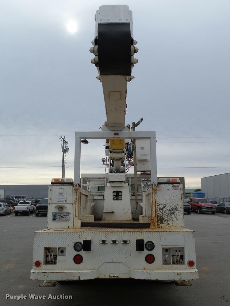 image for item DB4626 1993 International 4900 bucket truck