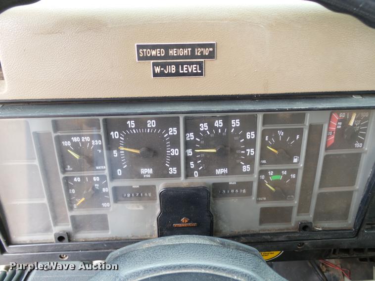 image for item DB4626 1993 International 4900 bucket truck