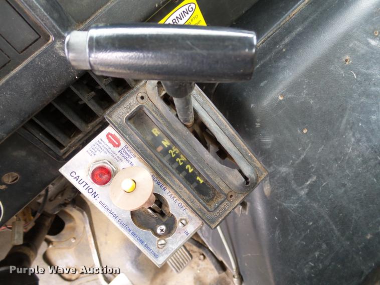 image for item DB4626 1993 International 4900 bucket truck