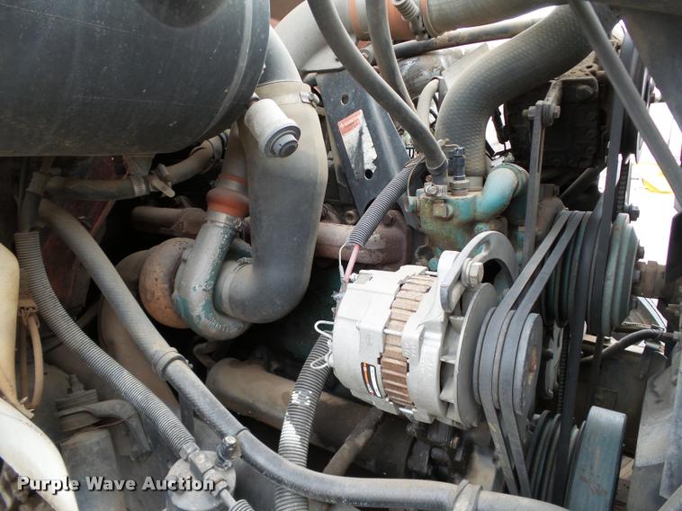 image for item DB4626 1993 International 4900 bucket truck