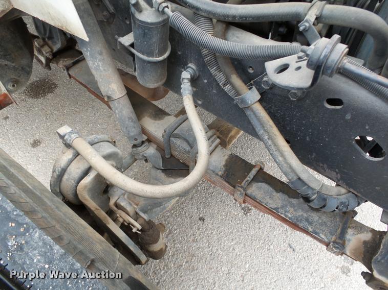 image for item DB4626 1993 International 4900 bucket truck