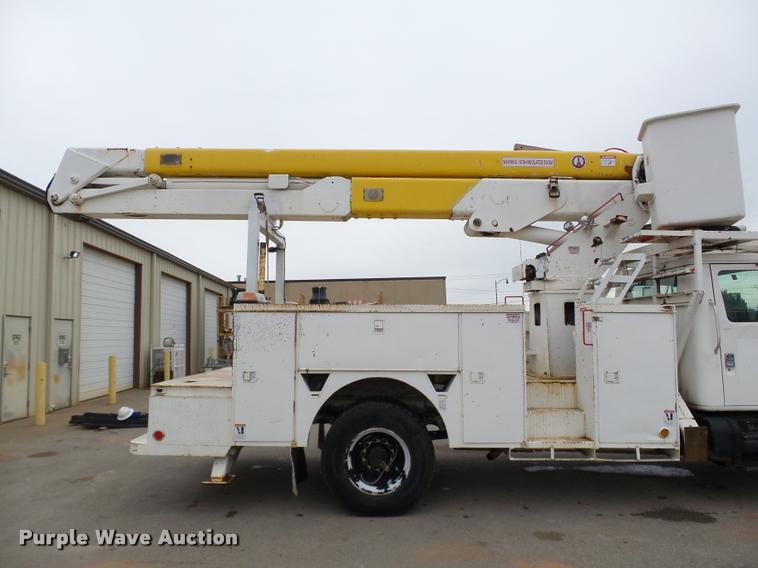 image for item DB4626 1993 International 4900 bucket truck
