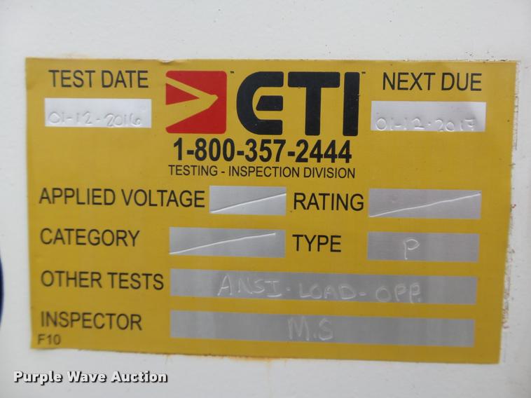 image for item DB4626 1993 International 4900 bucket truck