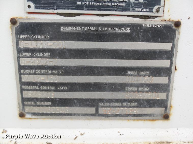 image for item DB4626 1993 International 4900 bucket truck