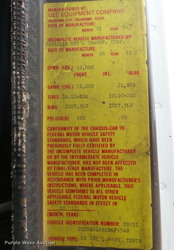 image for item DB4626 1993 International 4900 bucket truck