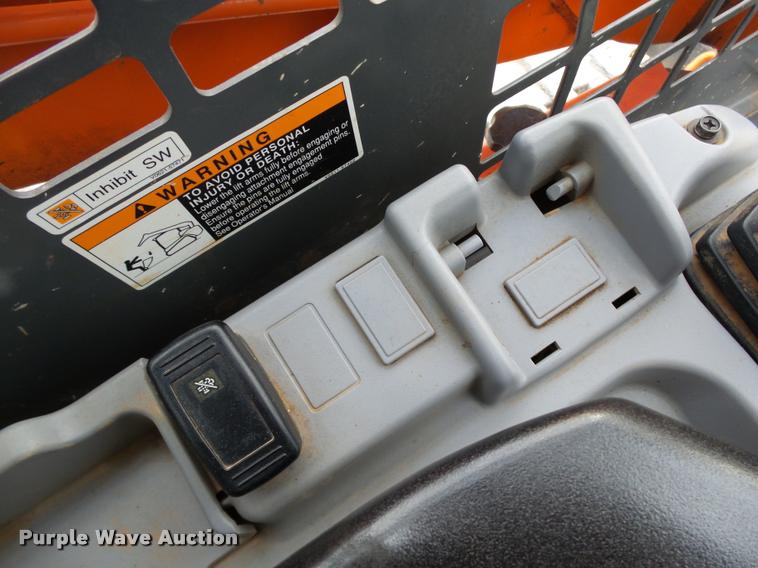 image for item DB4629 2014 Kubota SVL90-2 skid steer