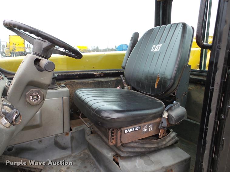 image for item DB5319 1995 Caterpillar TH63 telehandler