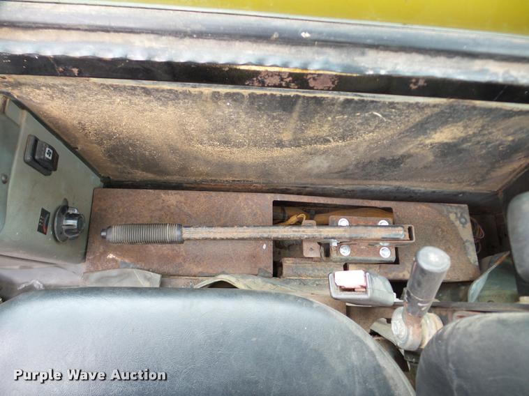 image for item DB5319 1995 Caterpillar TH63 telehandler