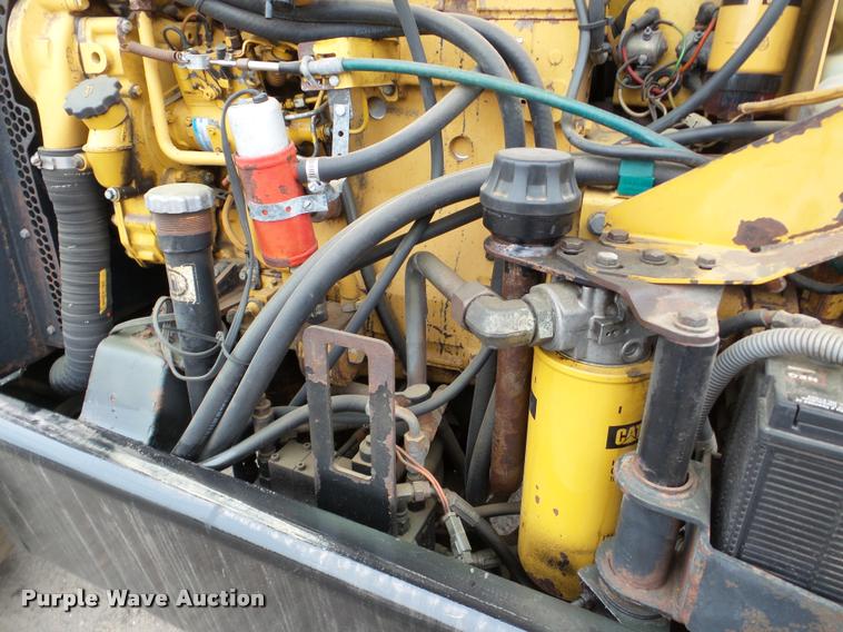 image for item DB5319 1995 Caterpillar TH63 telehandler