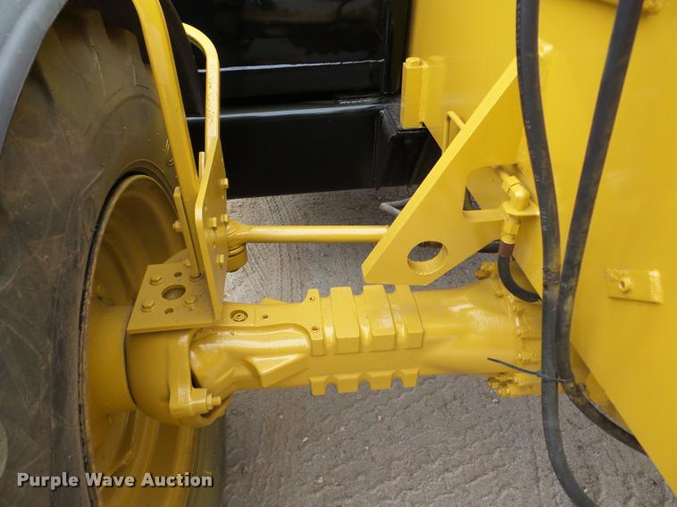 image for item DB5319 1995 Caterpillar TH63 telehandler