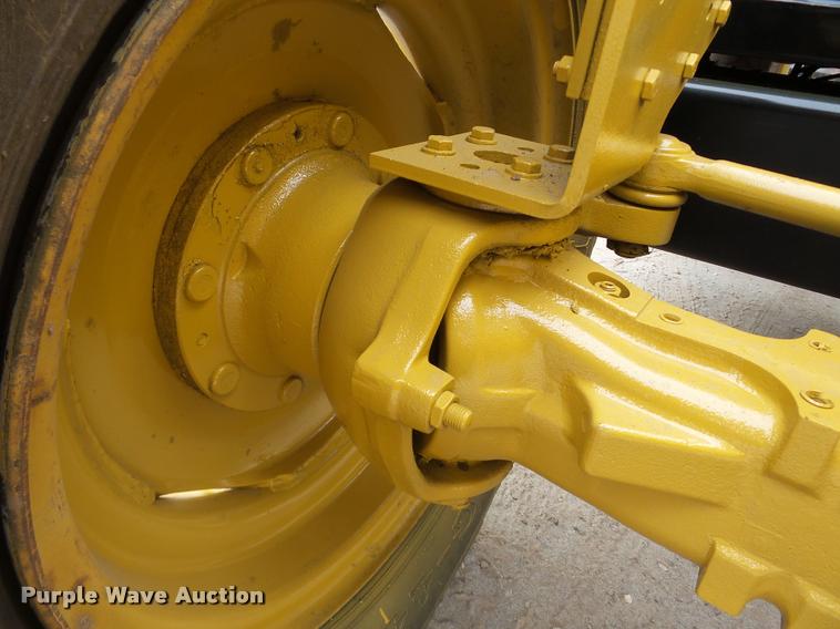 image for item DB5319 1995 Caterpillar TH63 telehandler