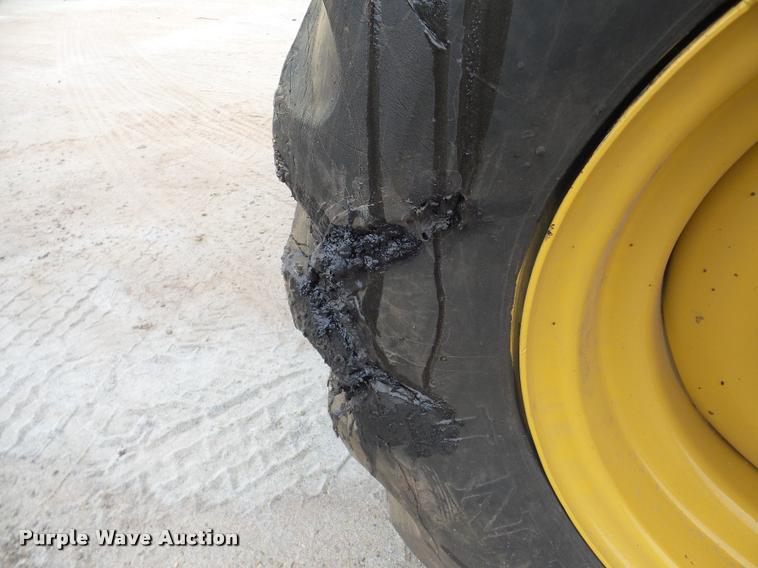 image for item DB5319 1995 Caterpillar TH63 telehandler