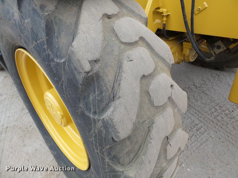 image for item DB5319 1995 Caterpillar TH63 telehandler