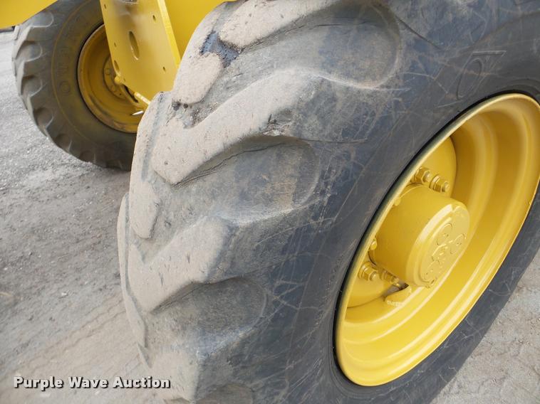 image for item DB5319 1995 Caterpillar TH63 telehandler