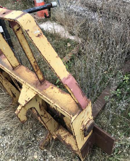 image for item DB5319 1995 Caterpillar TH63 telehandler