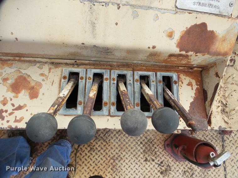 image for item DB5364 1990 Tesmec TRS1000B trencher