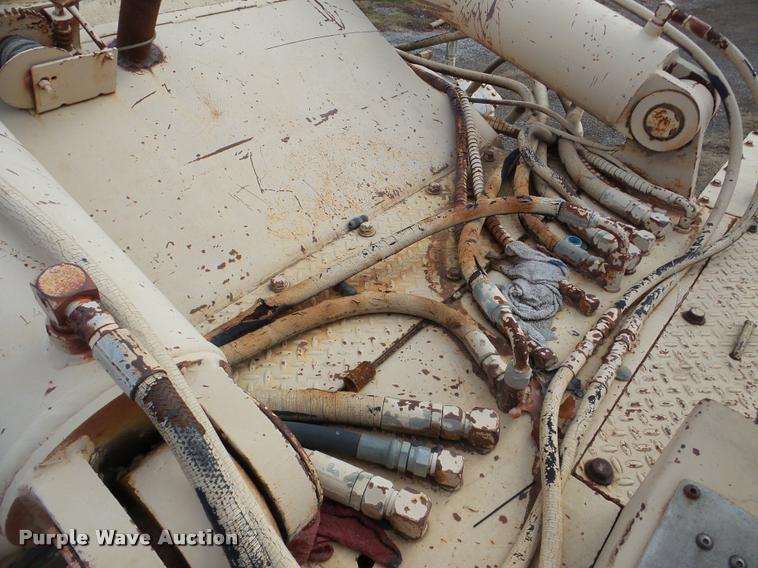 image for item DB5364 1990 Tesmec TRS1000B trencher