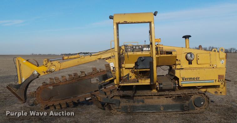 image for item F1730 2002 Vermeer T455 trencher
