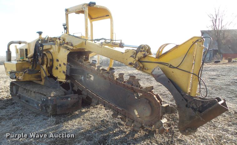 image for item F1730 2002 Vermeer T455 trencher