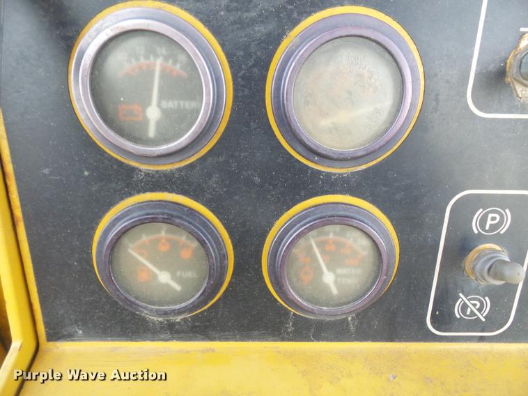 image for item F1730 2002 Vermeer T455 trencher