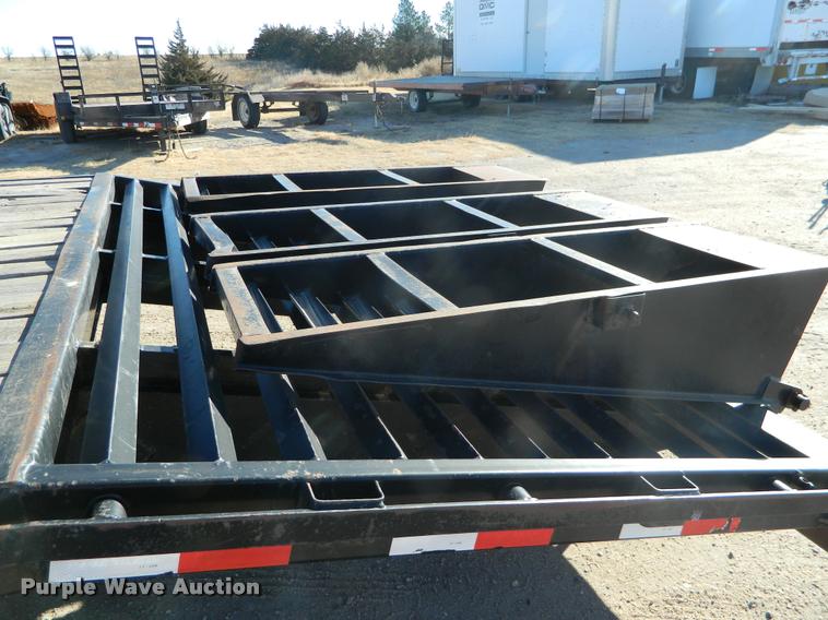 image for item J5011 2009 PJ equipment trailer