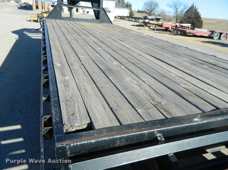 image for item J5011 2009 PJ equipment trailer