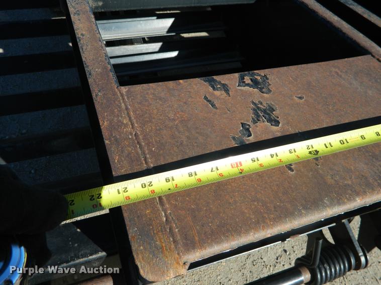 image for item J5011 2009 PJ equipment trailer