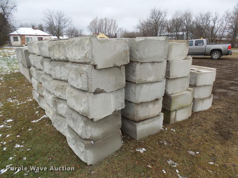 image for item J5459 (92) concrete blocks