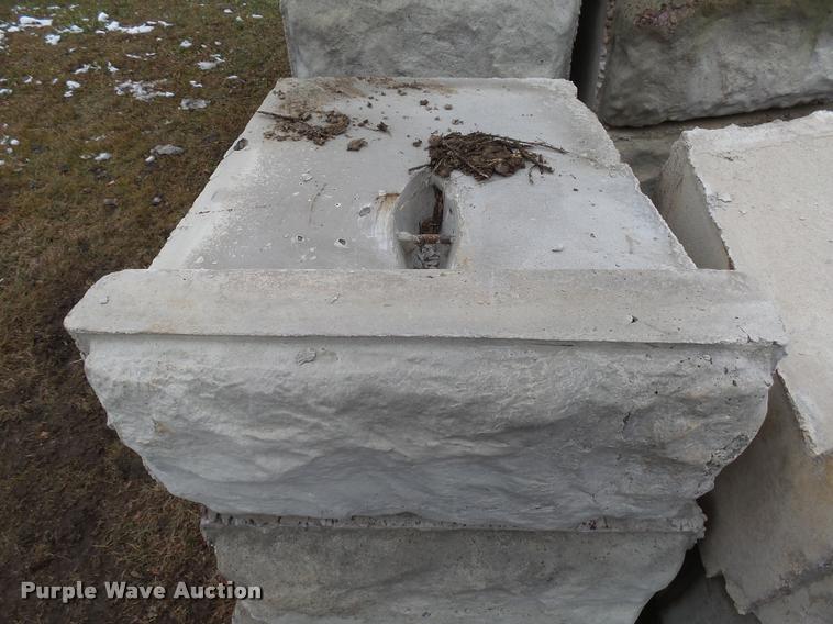 image for item J5459 (92) concrete blocks