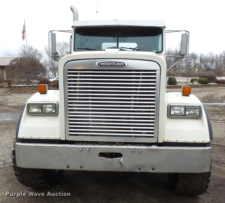 image for item J5460 1997 Freightliner FLD120SD flatbed truck