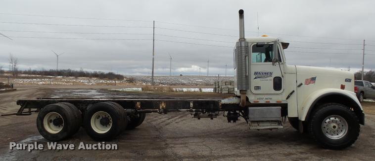 image for item J5460 1997 Freightliner FLD120SD flatbed truck