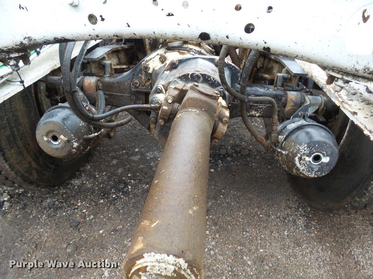 image for item J5460 1997 Freightliner FLD120SD flatbed truck