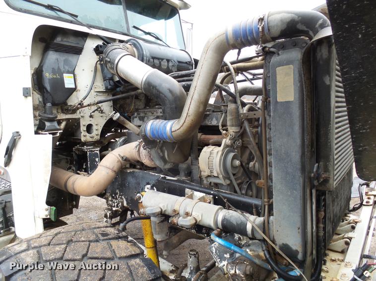 image for item J5460 1997 Freightliner FLD120SD flatbed truck