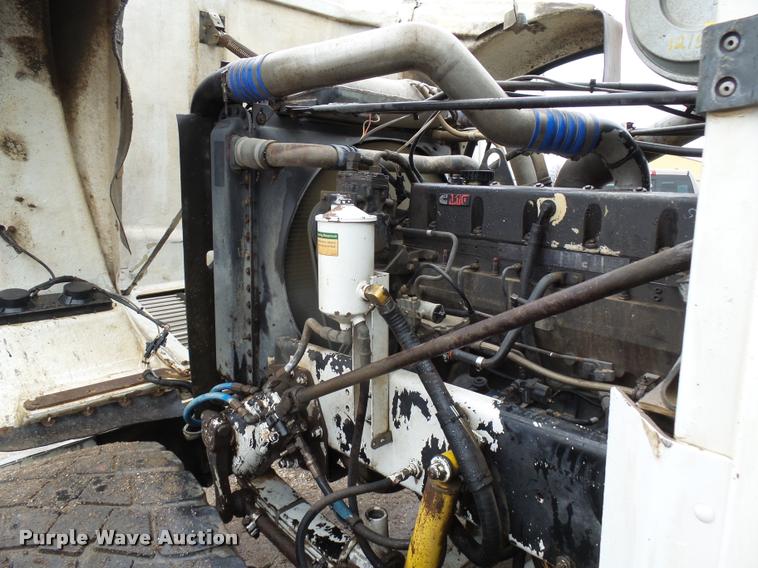 image for item J5460 1997 Freightliner FLD120SD flatbed truck