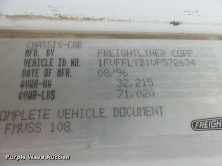 image for item J5460 1997 Freightliner FLD120SD flatbed truck