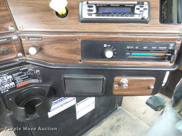 image for item J5460 1997 Freightliner FLD120SD flatbed truck