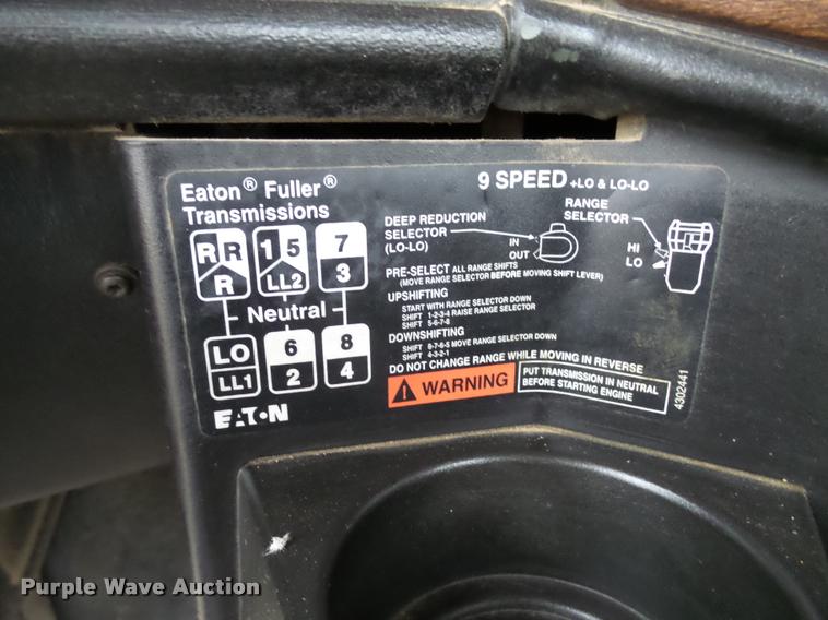 image for item J5460 1997 Freightliner FLD120SD flatbed truck