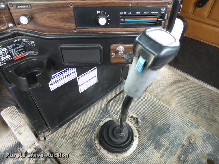 image for item J5460 1997 Freightliner FLD120SD flatbed truck