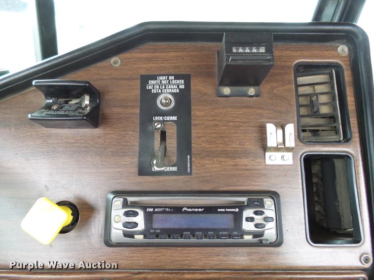 image for item J5460 1997 Freightliner FLD120SD flatbed truck