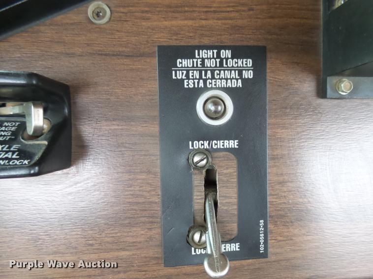 image for item J5460 1997 Freightliner FLD120SD flatbed truck