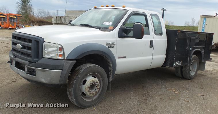 image for item J5734 2006 Ford F450 Super Duty SuperCab utility truck