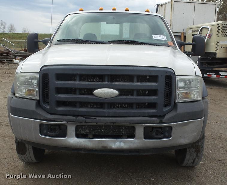 image for item J5734 2006 Ford F450 Super Duty SuperCab utility truck